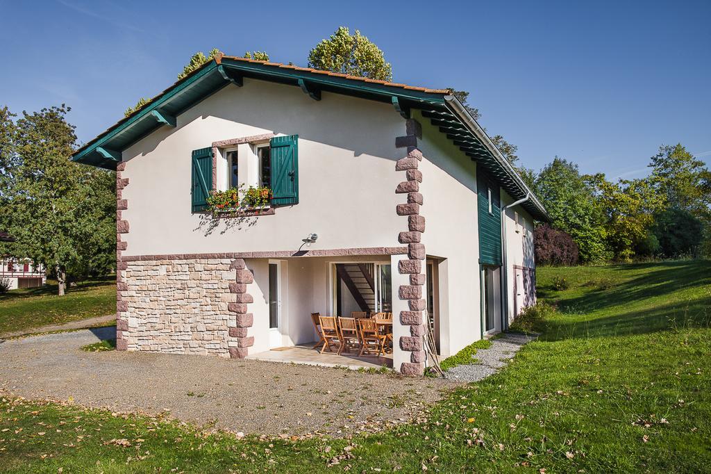 Vila Domaine Harrieta Saint-Jean-le-Vieux  Exteriér fotografie